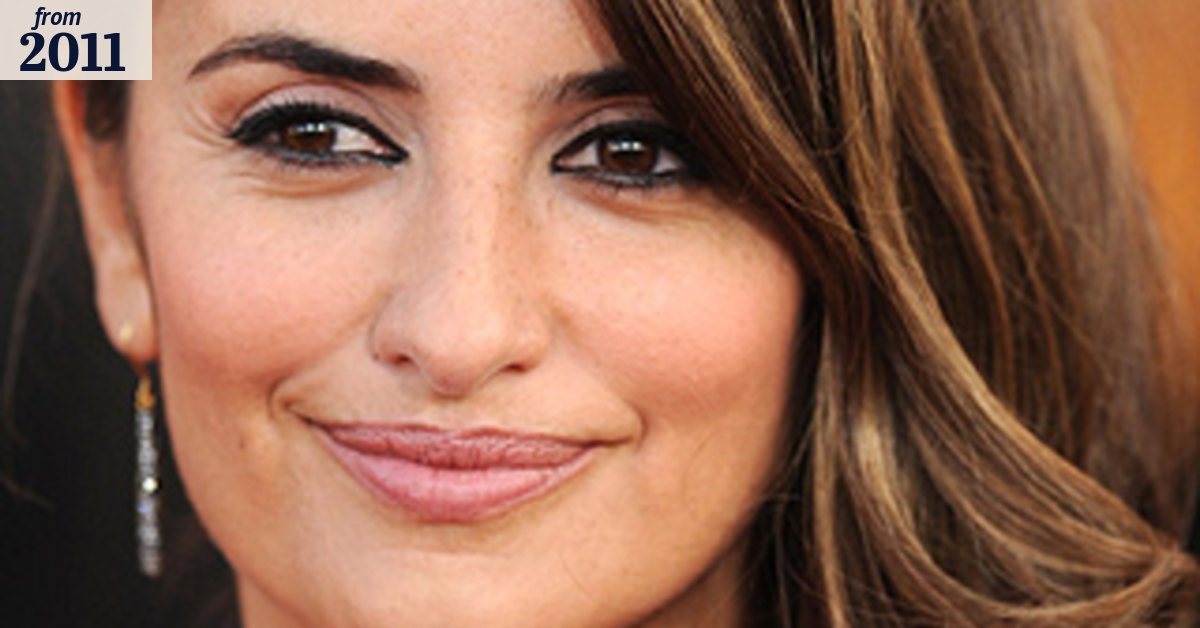 Penelope Cruz gives birth report